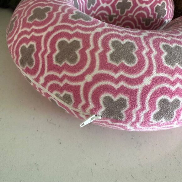Travel Neck Pillow Pink & Gray Geometric Pattern Plush 12" x 10" - Picture 3 of 6